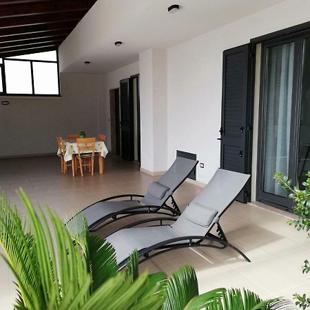 Appartamento Gambero Beach 圣泰雷萨迪里瓦 外观 照片