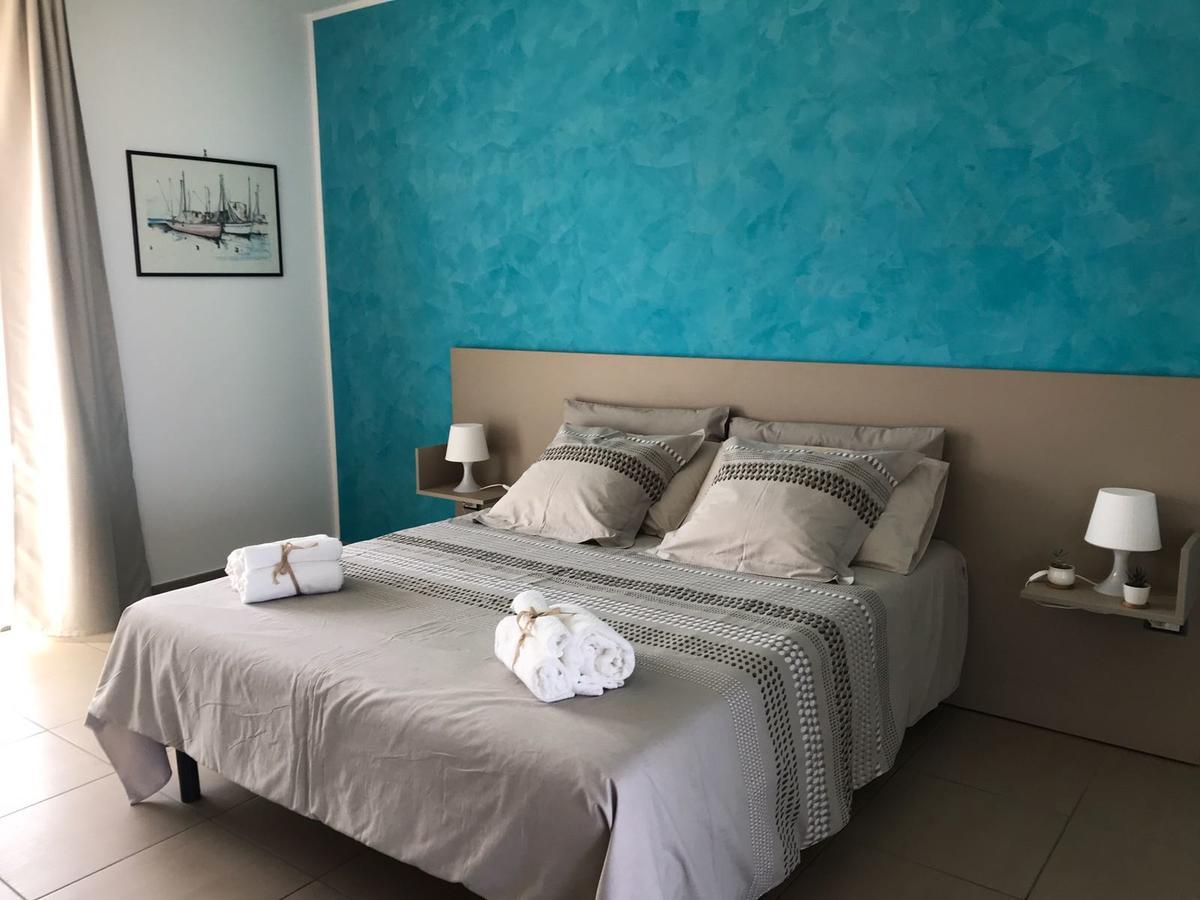Appartamento Gambero Beach 圣泰雷萨迪里瓦 外观 照片