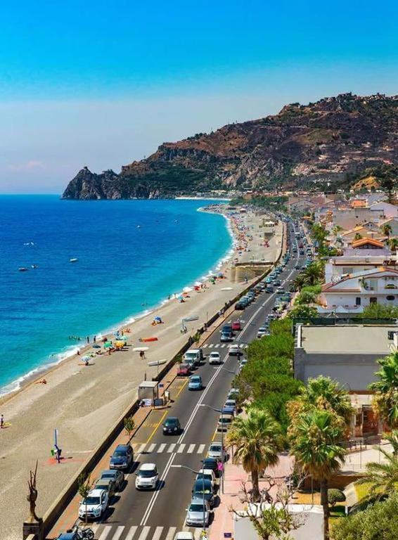 Appartamento Gambero Beach 圣泰雷萨迪里瓦 外观 照片