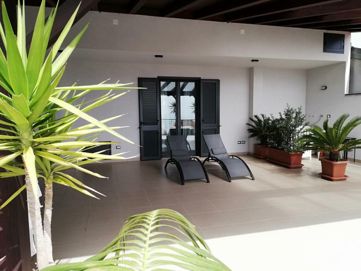Appartamento Gambero Beach 圣泰雷萨迪里瓦 外观 照片
