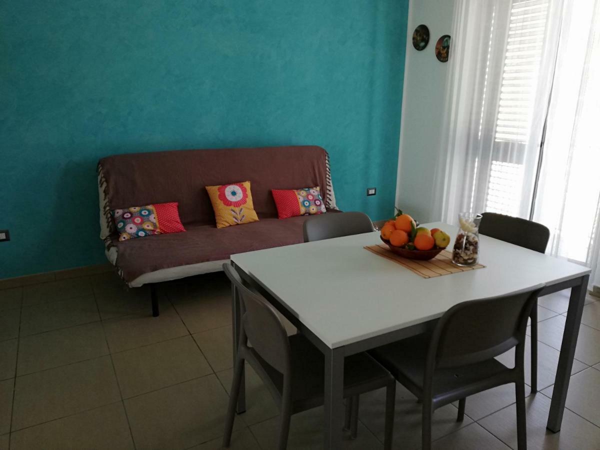 Appartamento Gambero Beach 圣泰雷萨迪里瓦 外观 照片